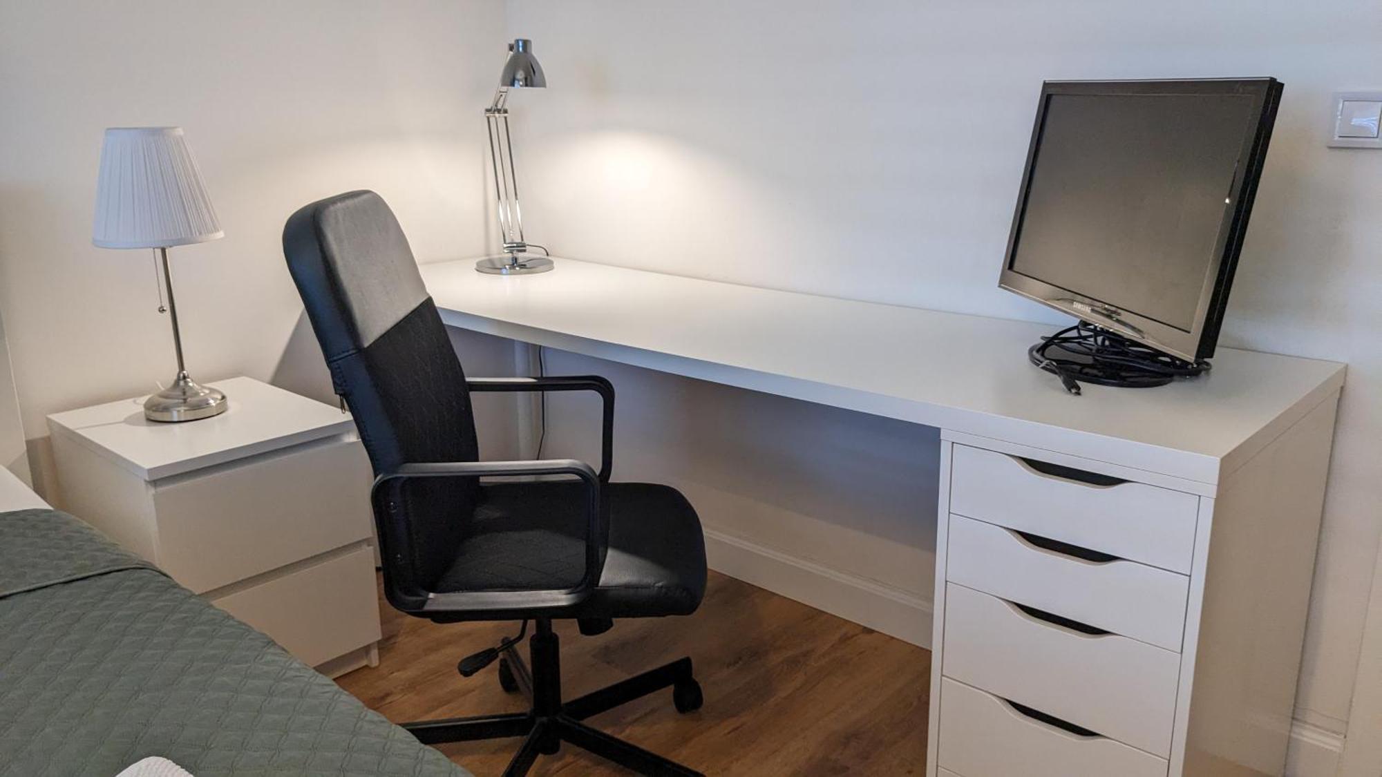 E1 Luxury Oldtown Apt - 2X Parking, Foodstore, Pcscreen, Netflix, Unlimited Music, Crib, Babychair, Fastwifi, Aircon Koszyce Zewnętrze zdjęcie